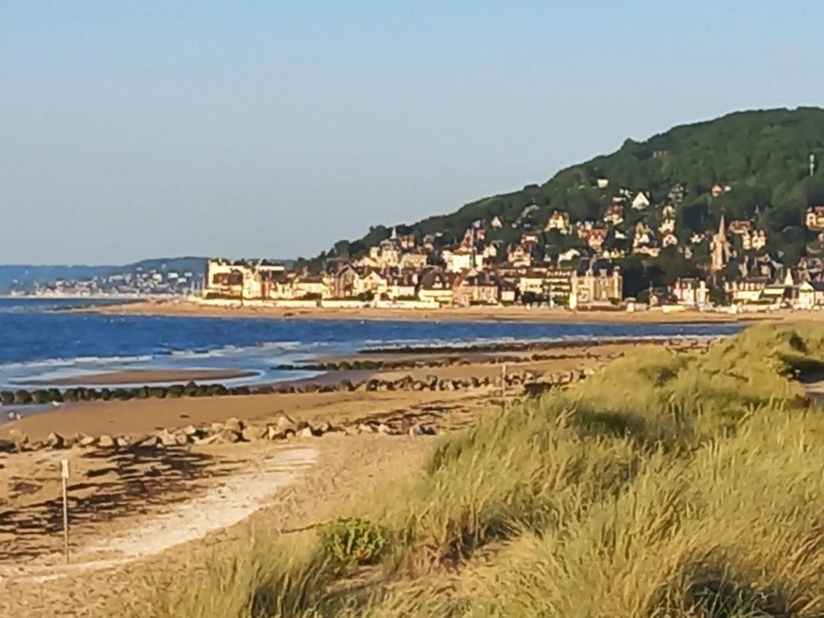 O Douceurs Sucrees Cabourg住宿加早餐旅馆 外观 照片